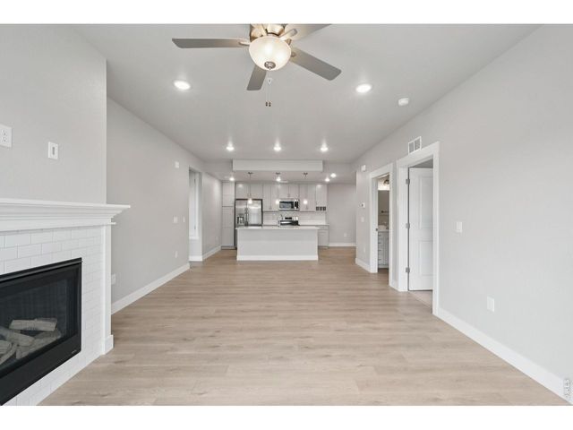 265 High Point Dr 207, Longmont, CO 80504