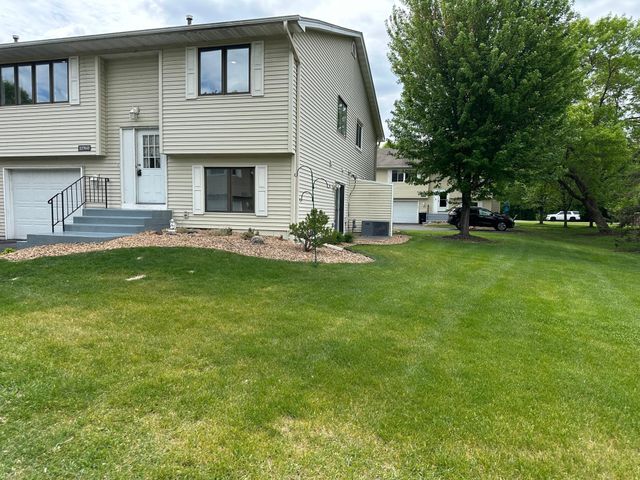 11960 Bluebird Street NW, Coon Rapids, MN 55448