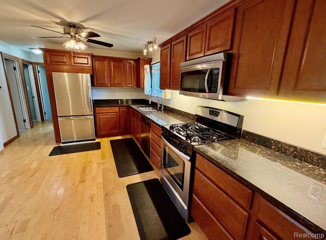 1125 Dolane Drive, White Lake Charter Township, MI 48383
