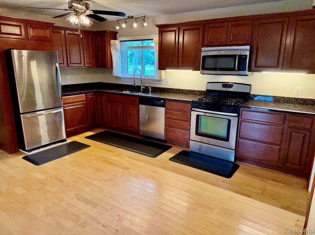 1125 Dolane Drive, White Lake Charter Township, MI 48383