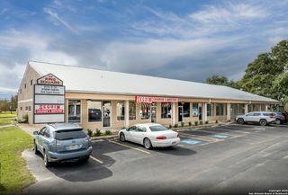 128 S Moss St Ste 100, Seguin, TX 78155