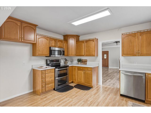 606 N 16TH Ave, Kelso, WA 98626