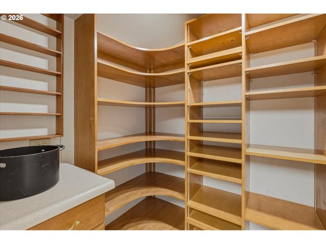 606 N 16TH Ave, Kelso, WA 98626
