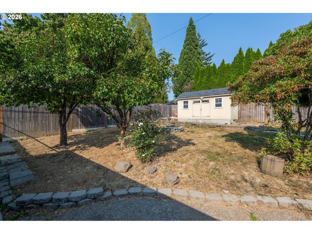 606 N 16TH Ave, Kelso, WA 98626