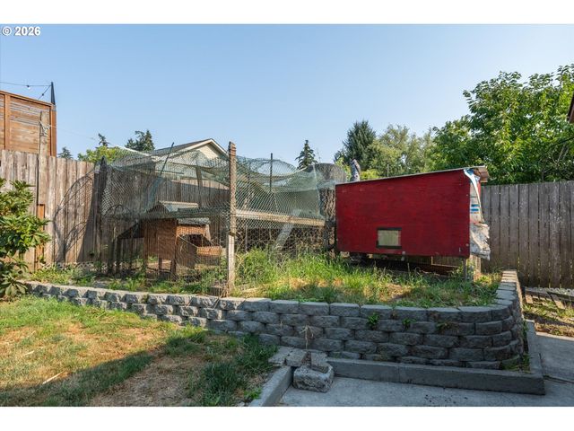 606 N 16TH Ave, Kelso, WA 98626