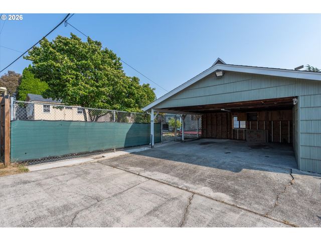 606 N 16TH Ave, Kelso, WA 98626