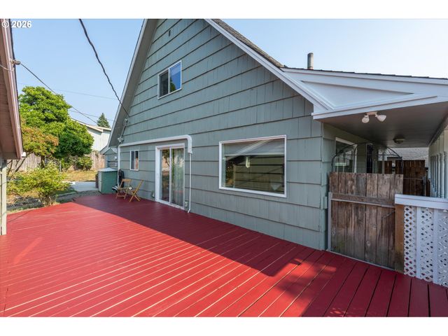 606 N 16TH Ave, Kelso, WA 98626