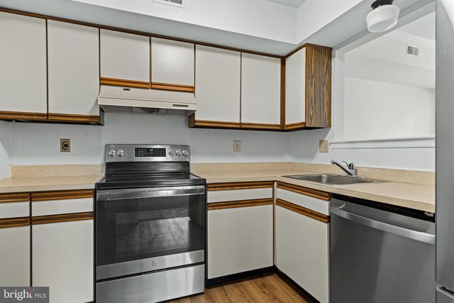 384 WOODLAKE DR, Marlton, NJ 08053