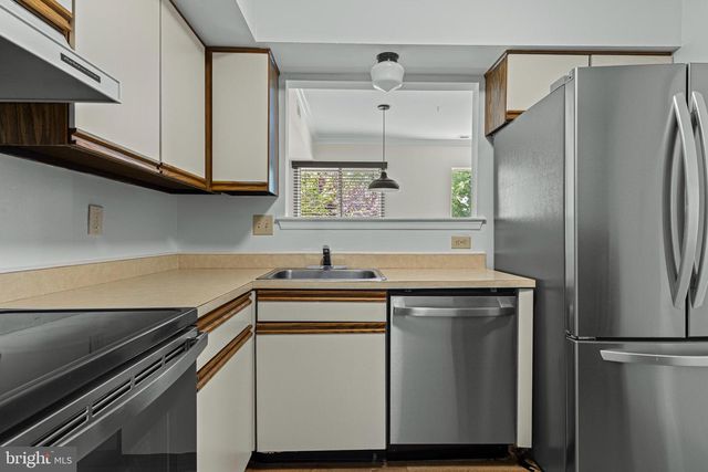 384 WOODLAKE DR, Marlton, NJ 08053
