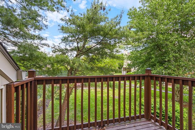 384 WOODLAKE DR, Marlton, NJ 08053