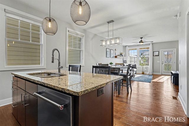 2074 Celadon Drive, Grand Rapids, MI 49525