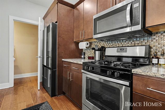 2074 Celadon Drive, Grand Rapids, MI 49525