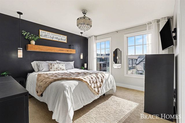 2074 Celadon Drive, Grand Rapids, MI 49525