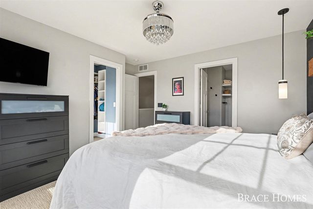 2074 Celadon Drive, Grand Rapids, MI 49525