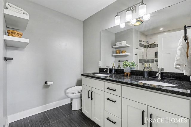 2074 Celadon Drive, Grand Rapids, MI 49525