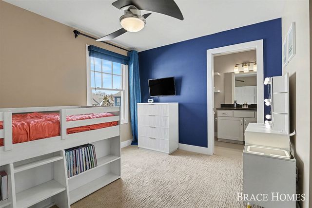 2074 Celadon Drive, Grand Rapids, MI 49525