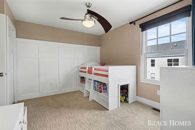 2074 Celadon Drive, Grand Rapids, MI 49525