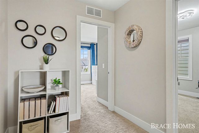 2074 Celadon Drive, Grand Rapids, MI 49525