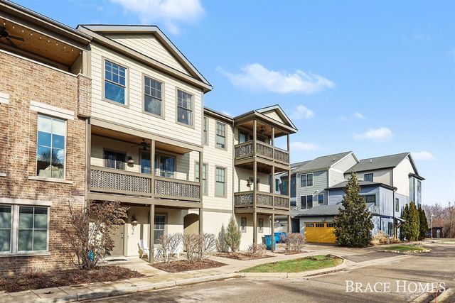 2074 Celadon Drive, Grand Rapids, MI 49525