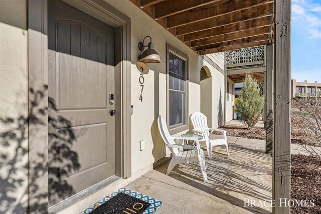 2074 Celadon Drive, Grand Rapids, MI 49525