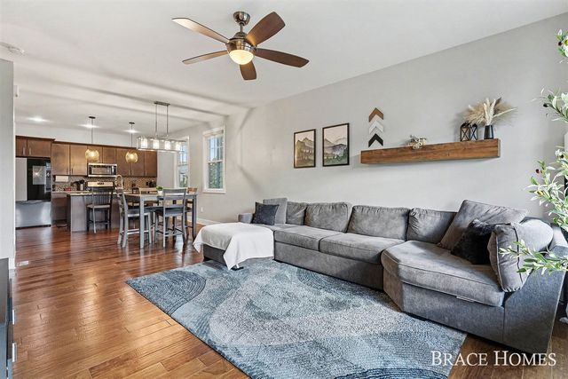 2074 Celadon Drive, Grand Rapids, MI 49525