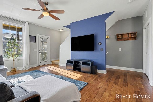 2074 Celadon Drive, Grand Rapids, MI 49525