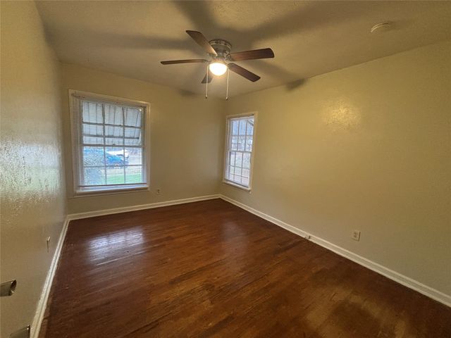 4014 Curzon Avenue, Fort Worth, TX 76107