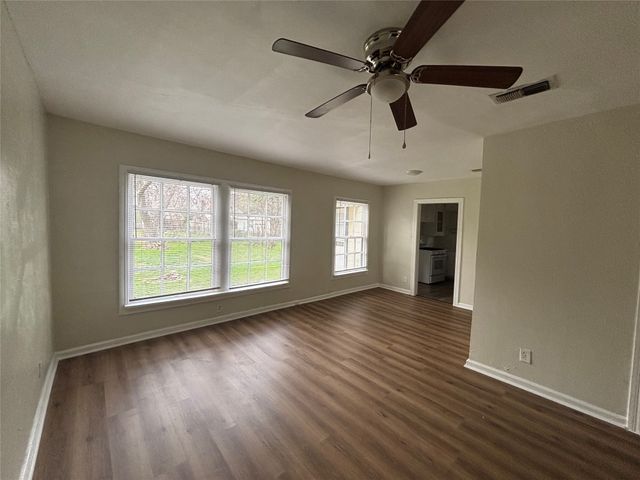 4014 Curzon Avenue, Fort Worth, TX 76107