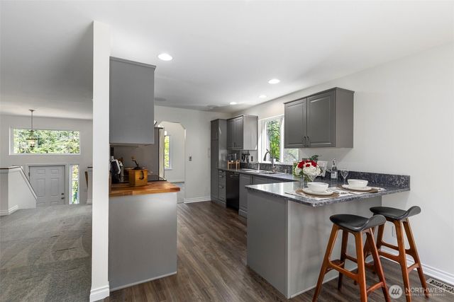 5033 NW Uff Da Lane, Silverdale, WA 98383