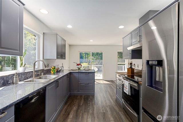 5033 NW Uff Da Lane, Silverdale, WA 98383