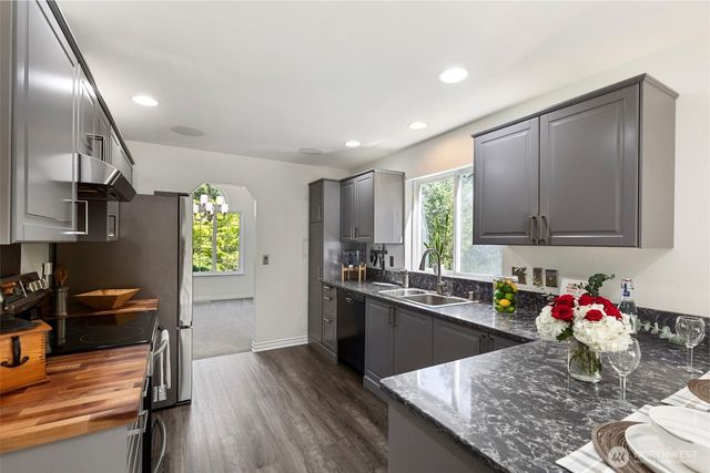 5033 NW Uff Da Lane, Silverdale, WA 98383