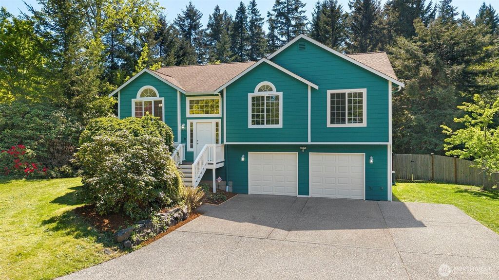 5033 NW Uff Da Lane, Silverdale, WA 98383