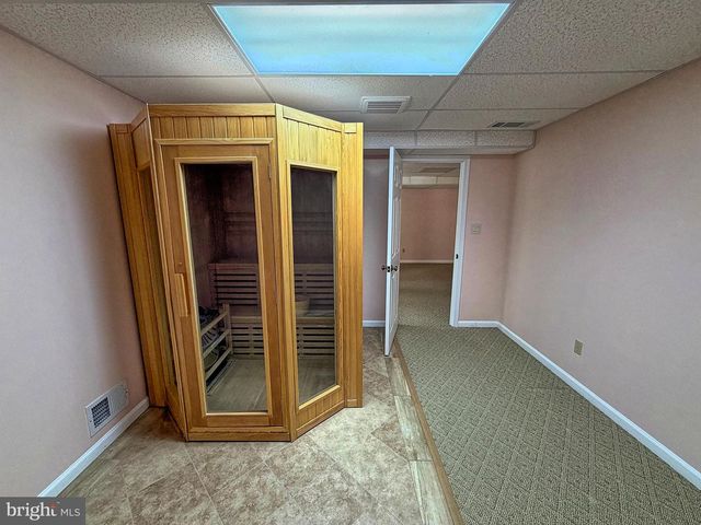 4 JONATHANS CT, Cockeysville, MD 21030