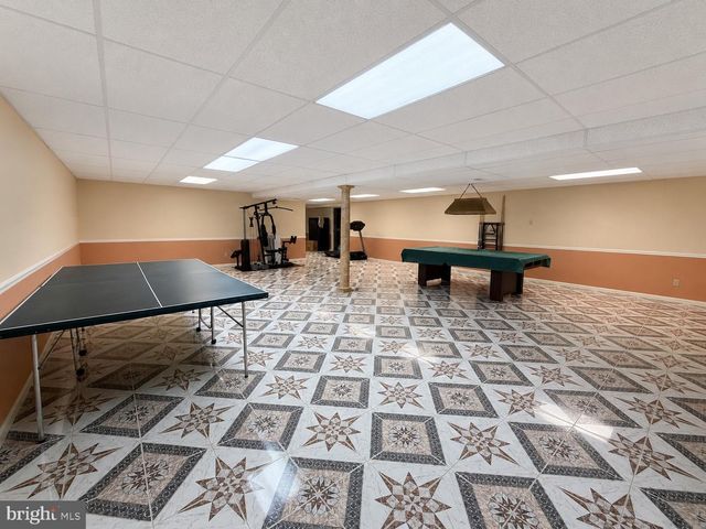 4 JONATHANS CT, Cockeysville, MD 21030