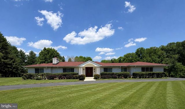 4 JONATHANS CT, Cockeysville, MD 21030