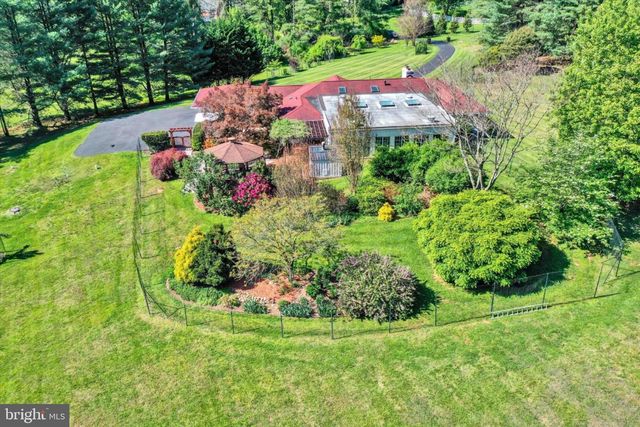 4 JONATHANS CT, Cockeysville, MD 21030