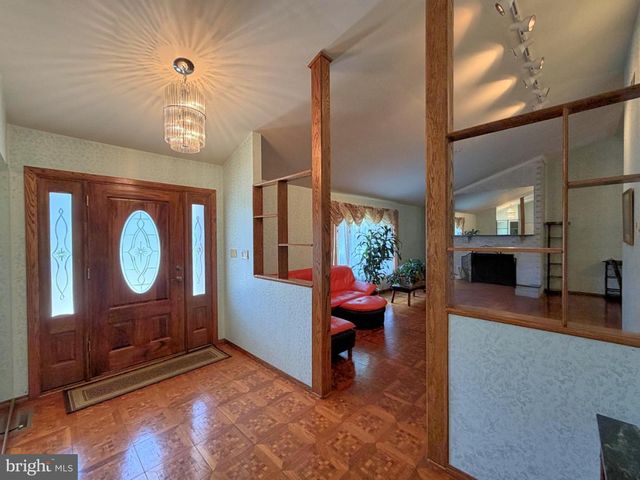 4 JONATHANS CT, Cockeysville, MD 21030