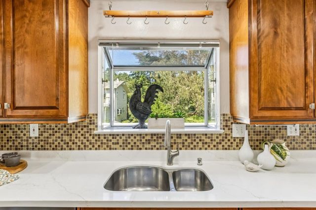 1077 Pearl Avenue, Moss Beach, CA 94038