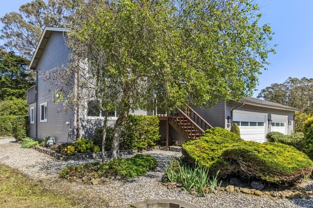 1077 Pearl Avenue, Moss Beach, CA 94038