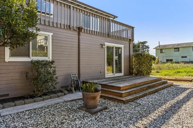1077 Pearl Avenue, Moss Beach, CA 94038