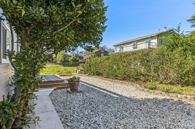 1077 Pearl Avenue, Moss Beach, CA 94038