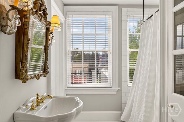 203 W Charlton Street, Savannah, GA 31401