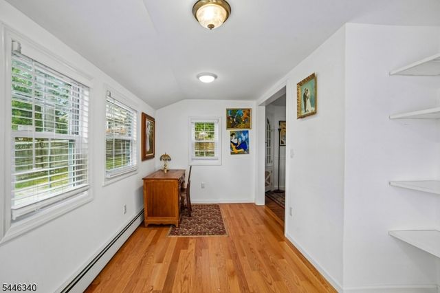 25 Lake Dr West, Wayne Twp., NJ 07470
