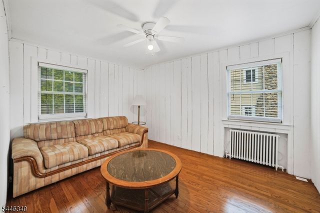 25 Lake Dr West, Wayne Twp., NJ 07470