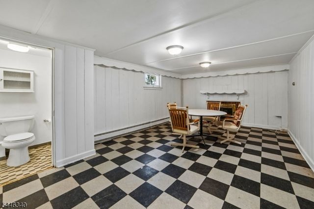 25 Lake Dr West, Wayne Twp., NJ 07470