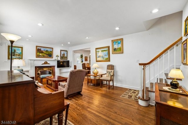 25 Lake Dr West, Wayne Twp., NJ 07470