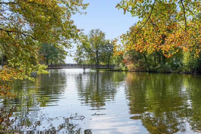 25 Lake Dr West, Wayne Twp., NJ 07470
