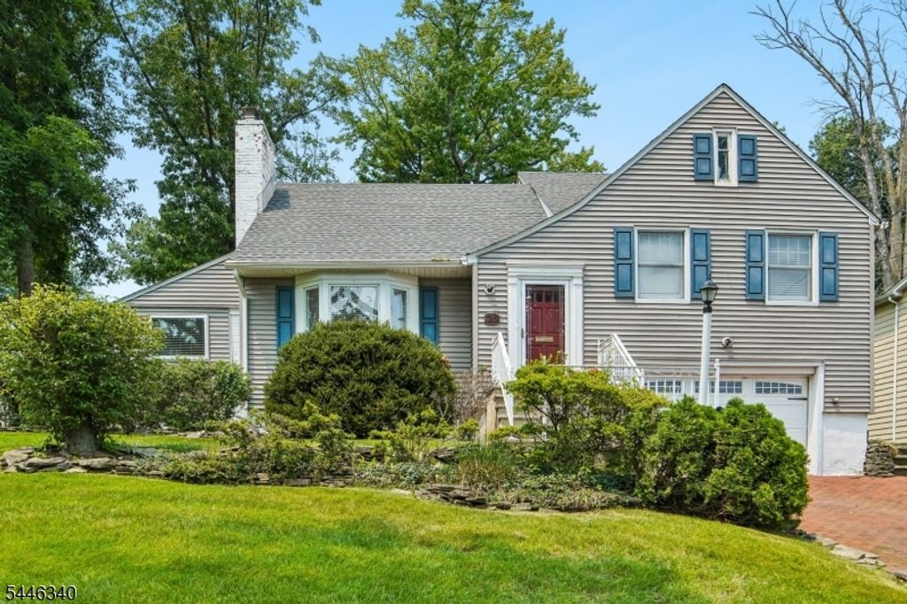 25 Lake Dr West, Wayne Twp., NJ 07470