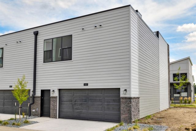460 SW 12th Street, Des Moines, IA 50309