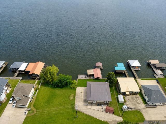 7080 False River Rd, Oscar, LA 70762